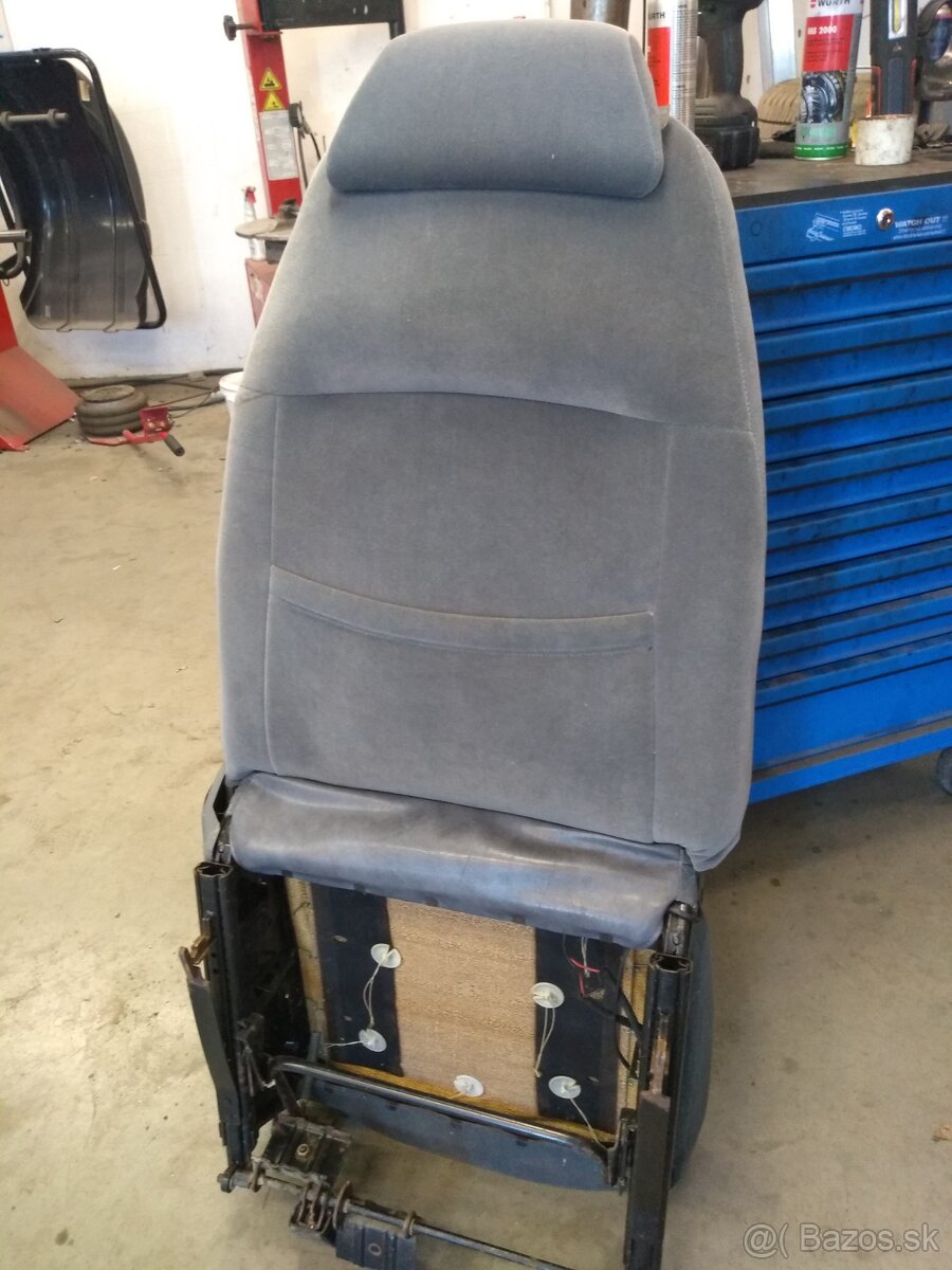 SAAB 900 sedan sedadlá - 4