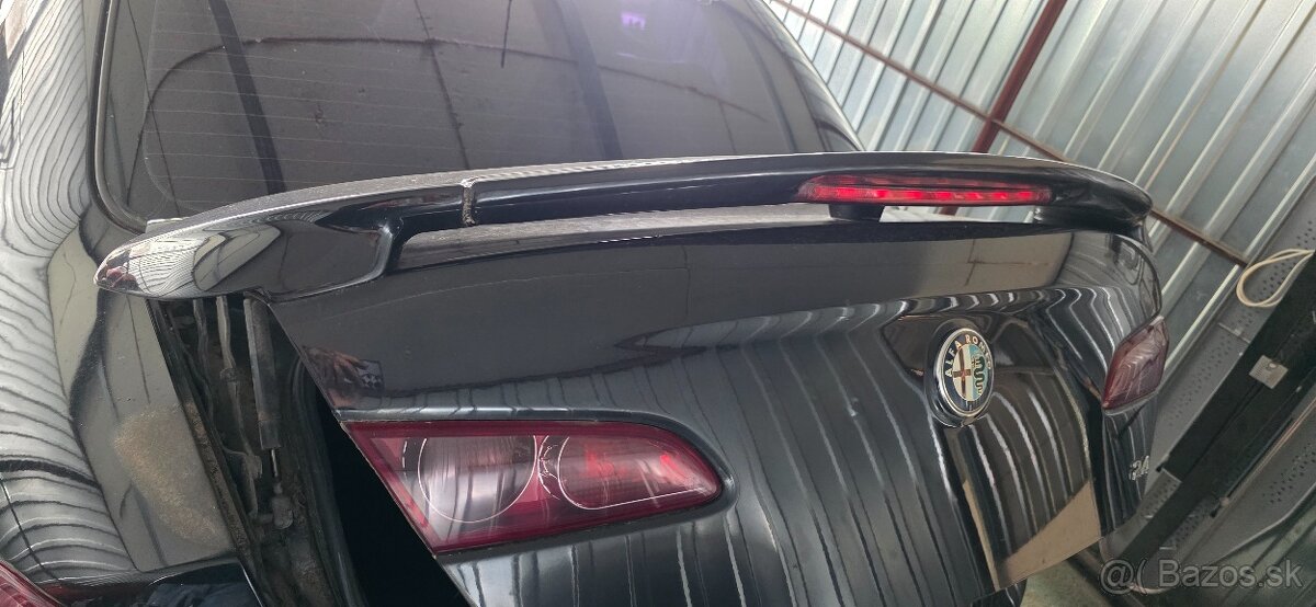 Predam kridlo na Alfa Romeo 159 sedan - 4