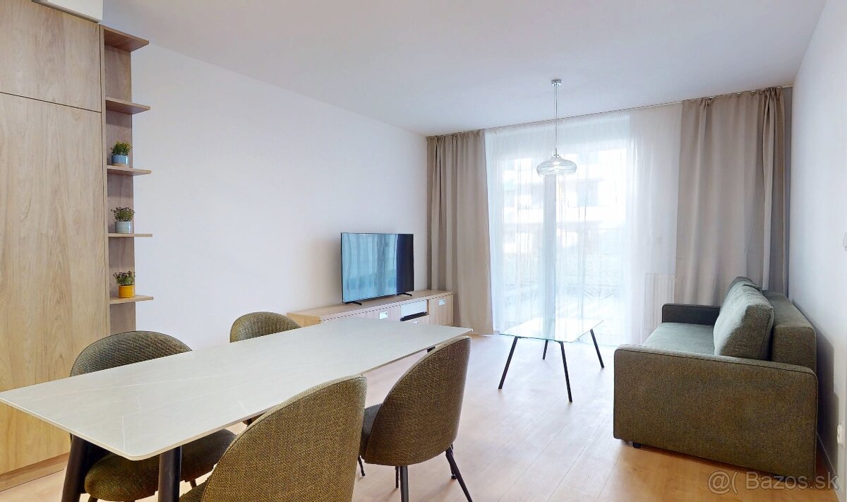 CENTRUM jedinečný 2 izb.byt s predzáhradkou 92 m2 - 4