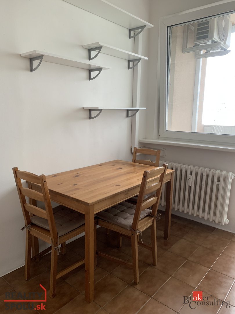 Na prenájom: pekný svetlý 3-izb. byt, Bratislava, Vrakuňa - 4
