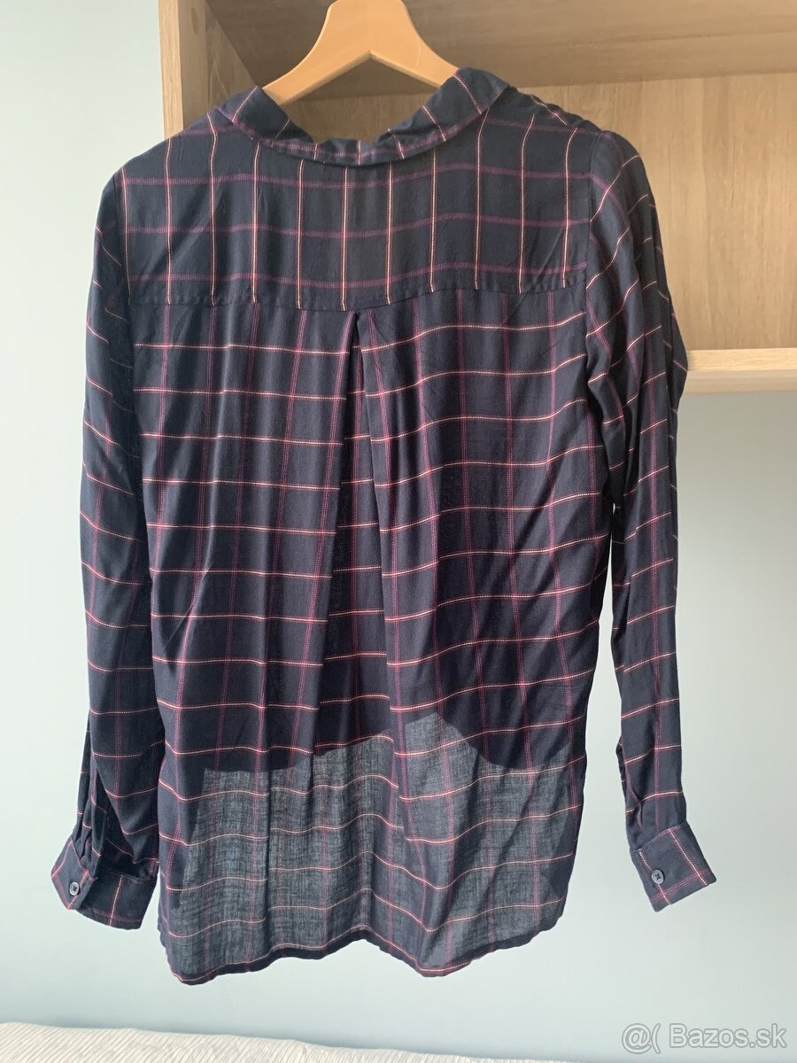 Tmavomodrá blúzka - 4