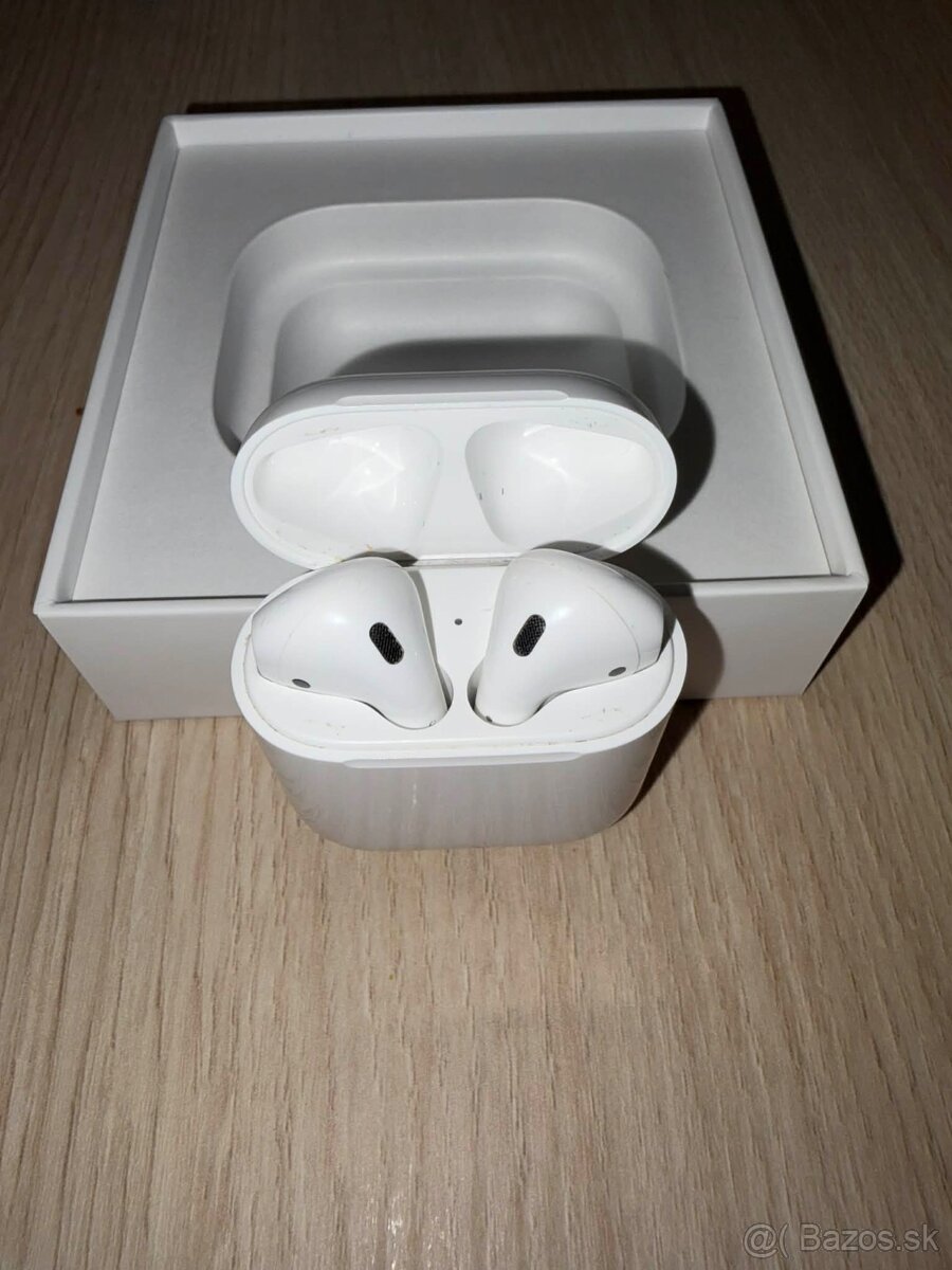 Apple AirPods 1st gen - 4