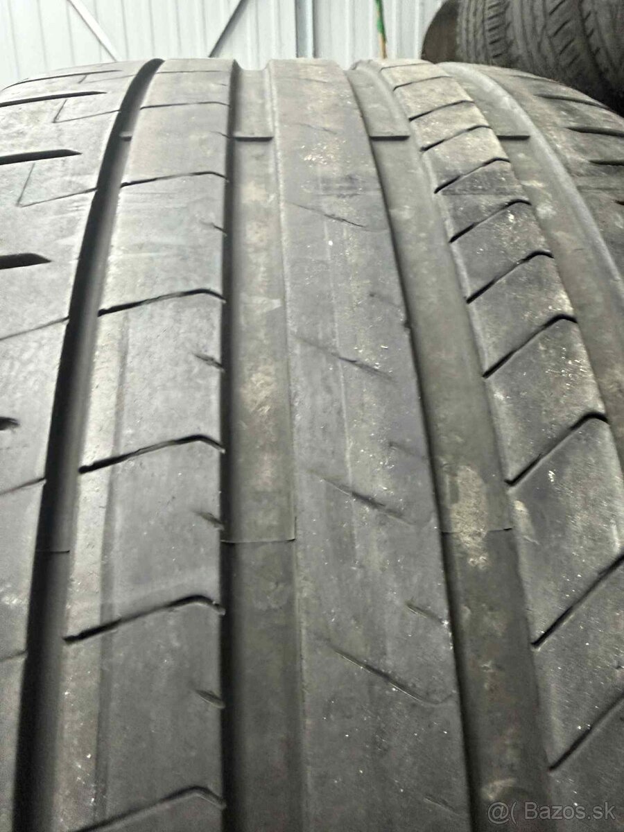 Pirelli PZero 285/30 ZR R22 - 4
