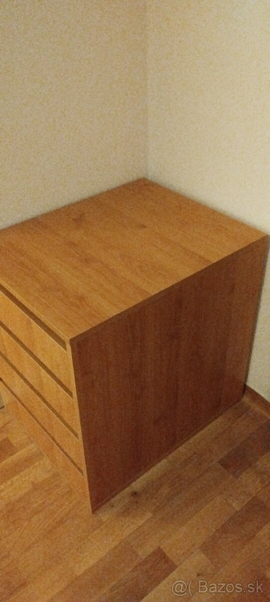 Komoda - 4