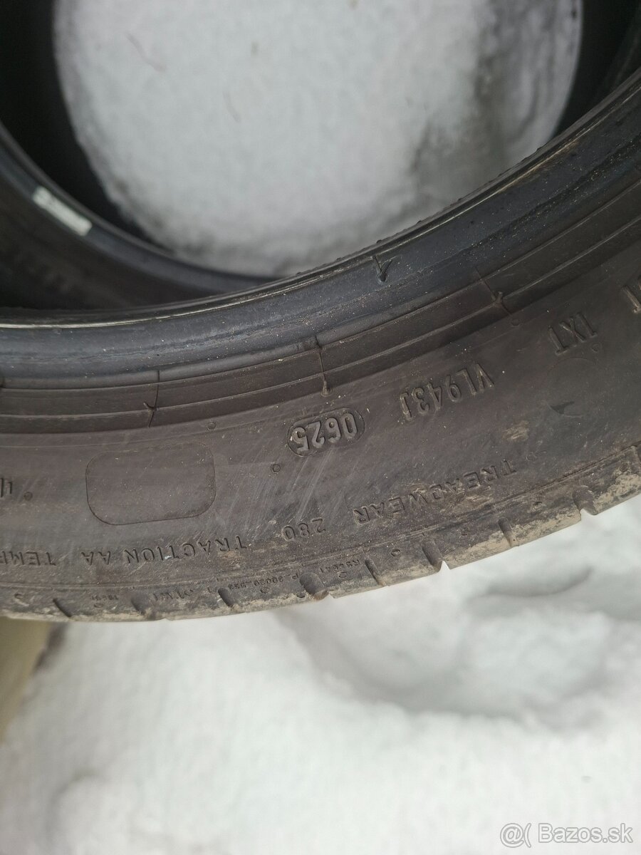 255/40 r19 - 4