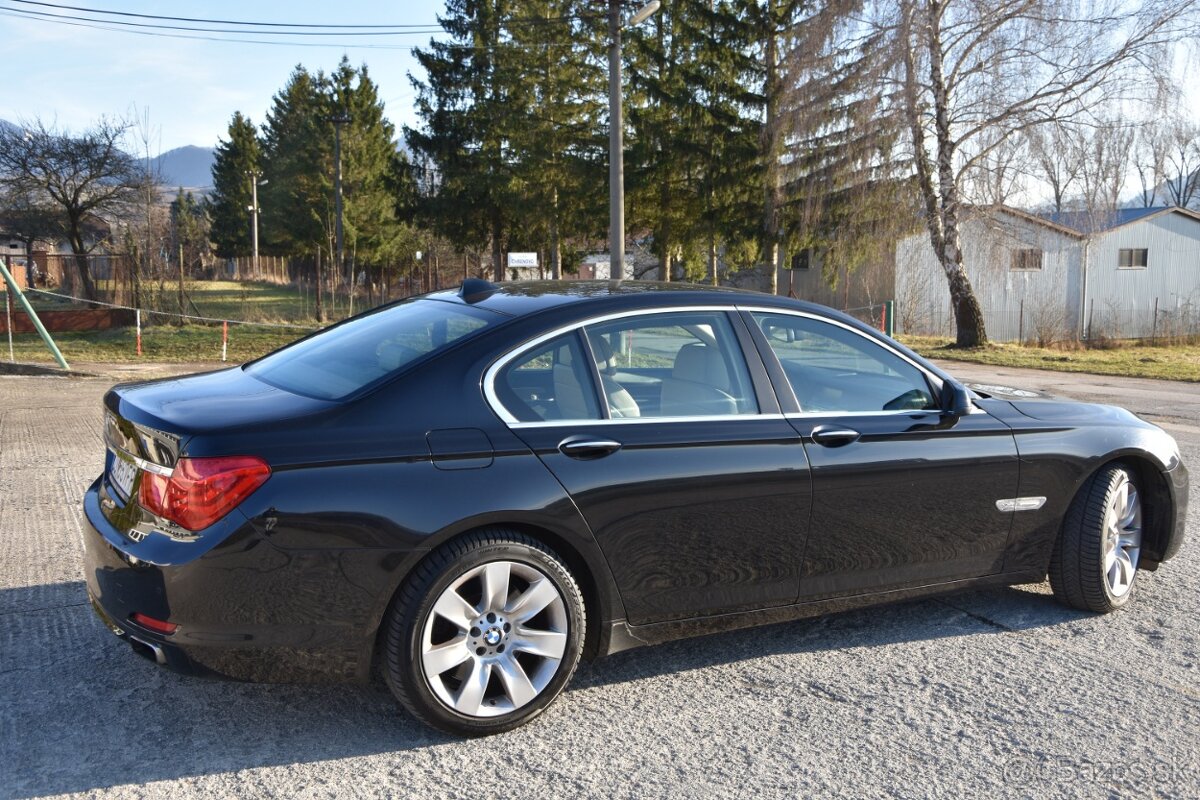 BMW Rad 7 750i xDrive - 4
