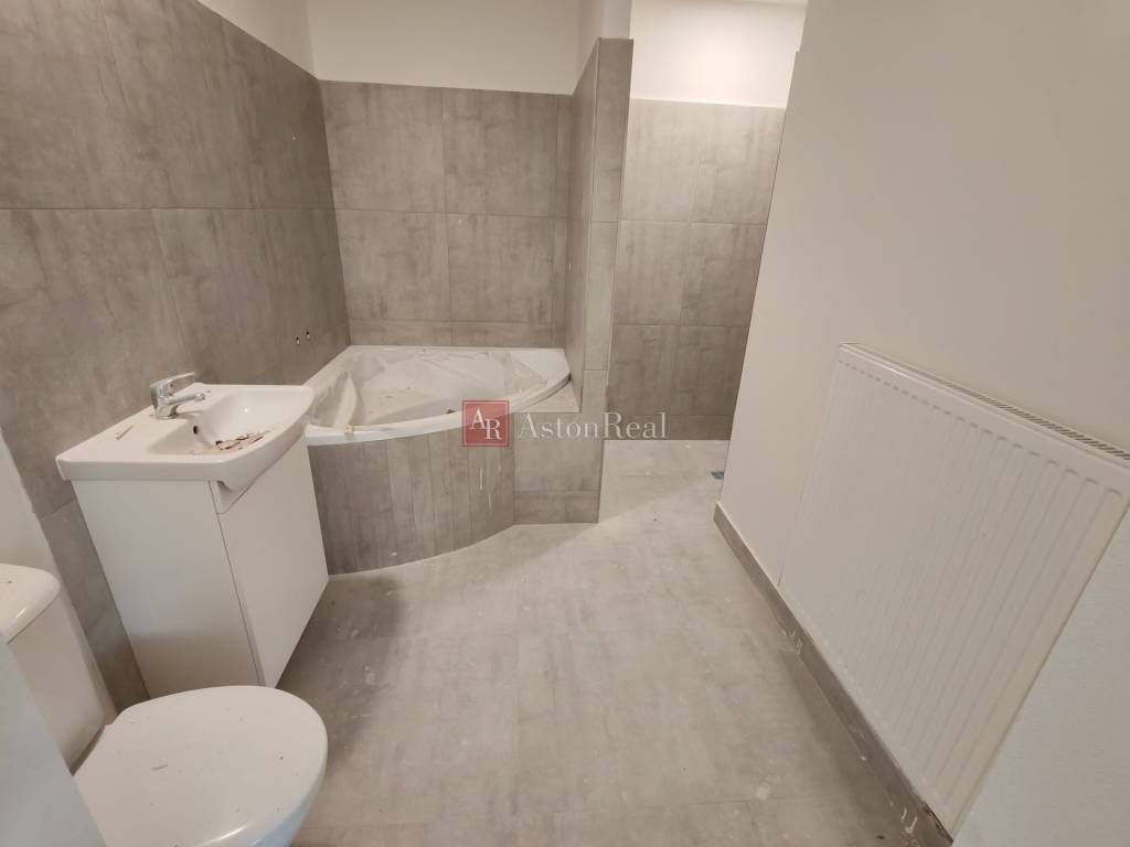 Priestranný byt 4+kk, 98,60m2, 1. poshodie,parkovacie miesto - 4