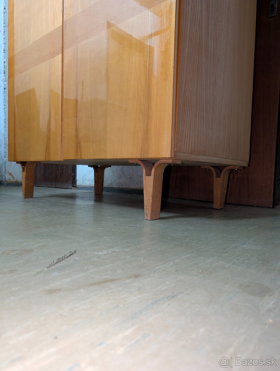 Skriňa Tatra nábytok Pravenec retro starožitnosť - 4