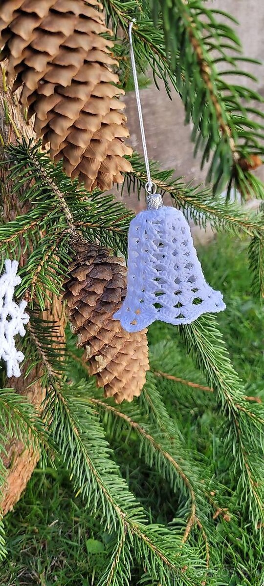 Hačkovaný zvonček / vločka na vianočný stromček - 4