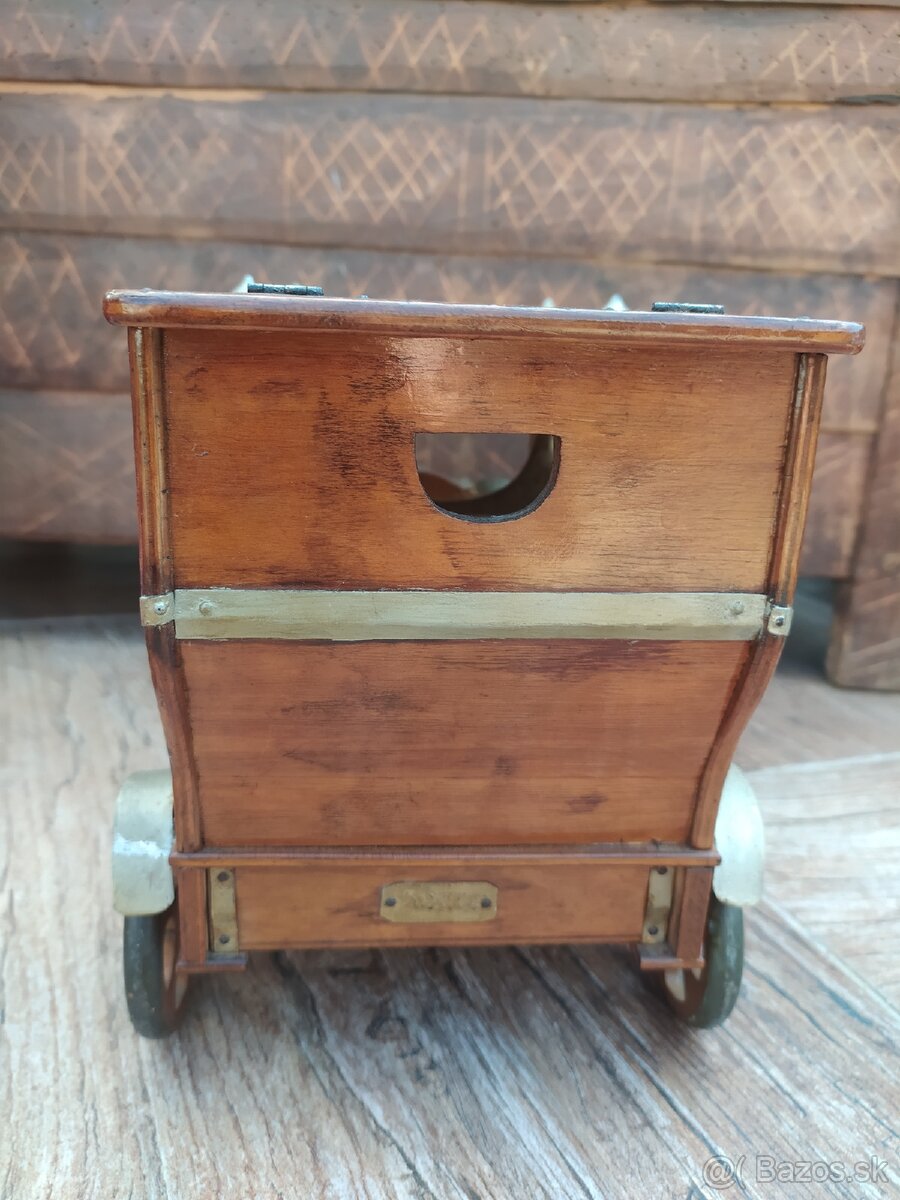 Zásobník na cigary drevené auto - 4