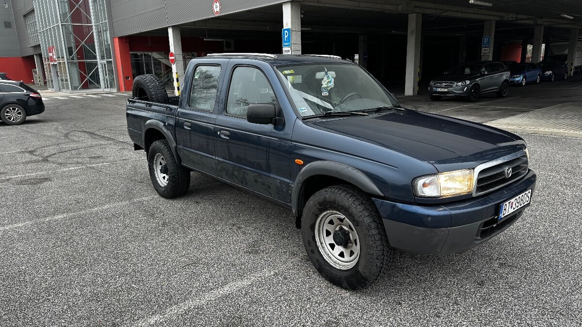 Mazda B2500 pickup pick-up offroad
