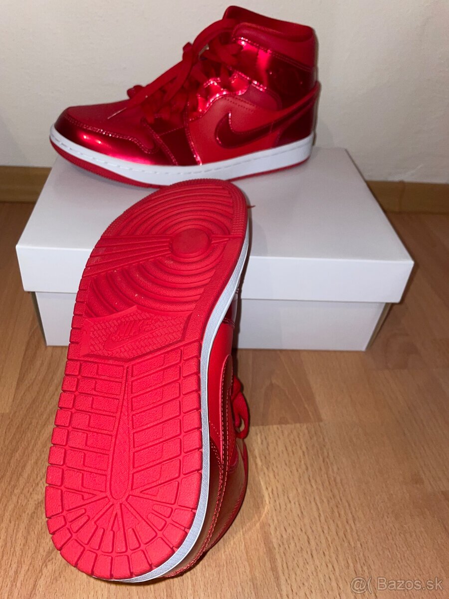 Air Jordan 1 Mid SE WMNS NOVÉ - 4