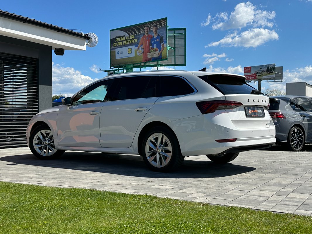 Škoda Octavia Combi 2.0 TDi DSG - 4