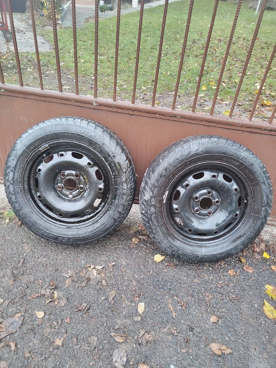 Predám zimné pneumatiky R14 gumy disky Peugeot - 4