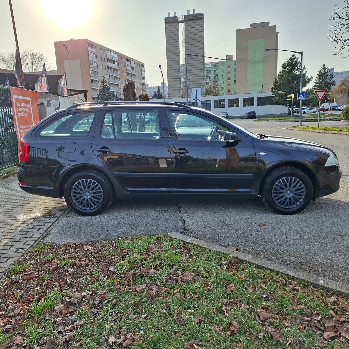 Škoda Octavia Combi 2.0 TDI Laurint & Klement - 4