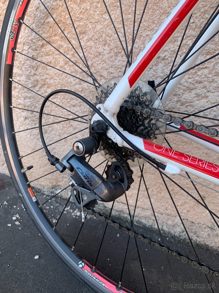 Cestný bicykel Trek 1.1. 2014 - 4