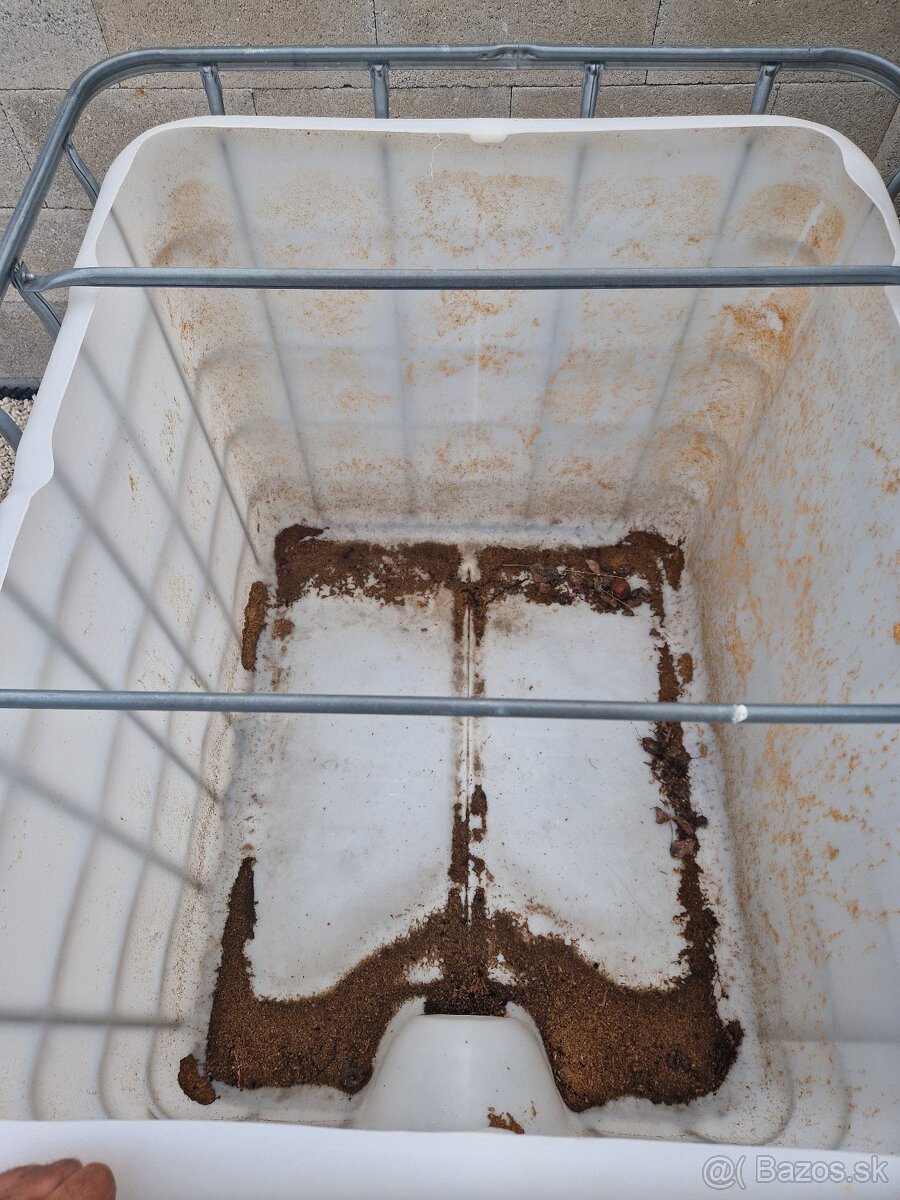 IBC kontajner biely vyrezaný - 4