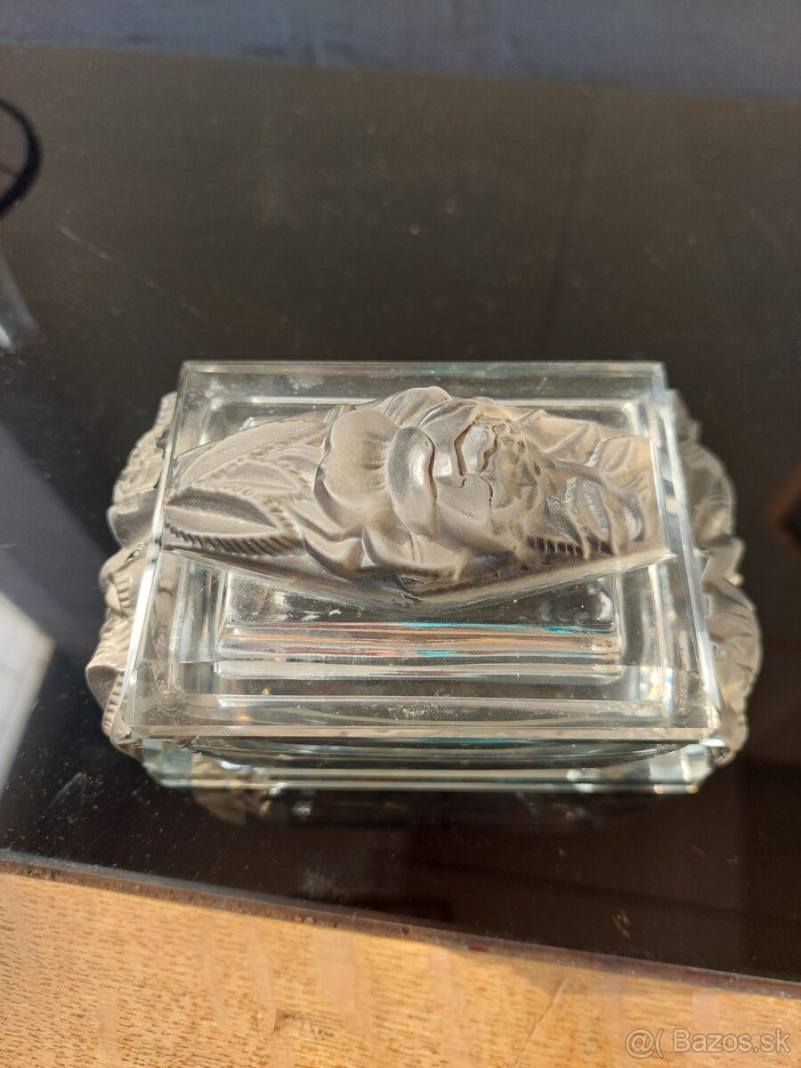 Sperkovnica s ruzou - 4