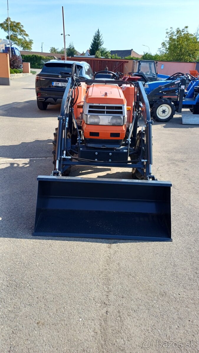 Malotraktor Kubota GL25 s čelním nakladačem - 4