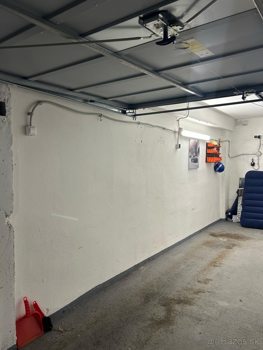 Garáž Pionierska - 4