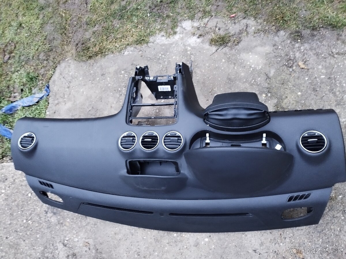 Palubovka Peugeot 308 - 4