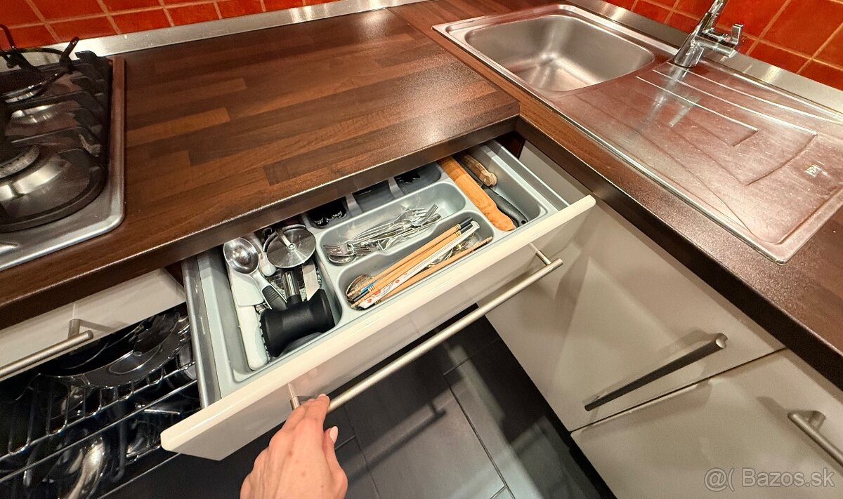 Predám kuchynskú linku - 4