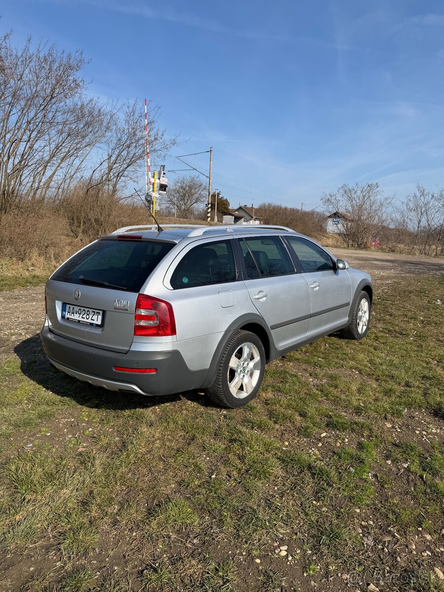 Škoda Octavia Scout - 4