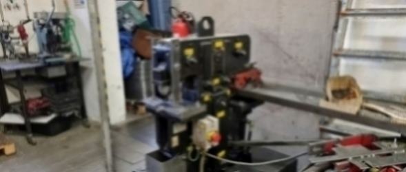 25 t Nelson hydraulický stroj kombinovaný použitý - 4