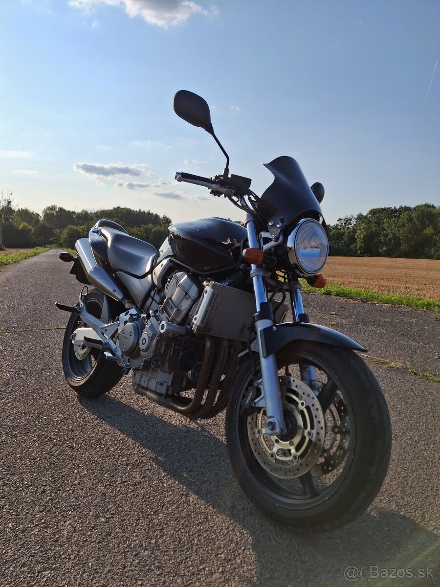 Honda hornet 900 - 4