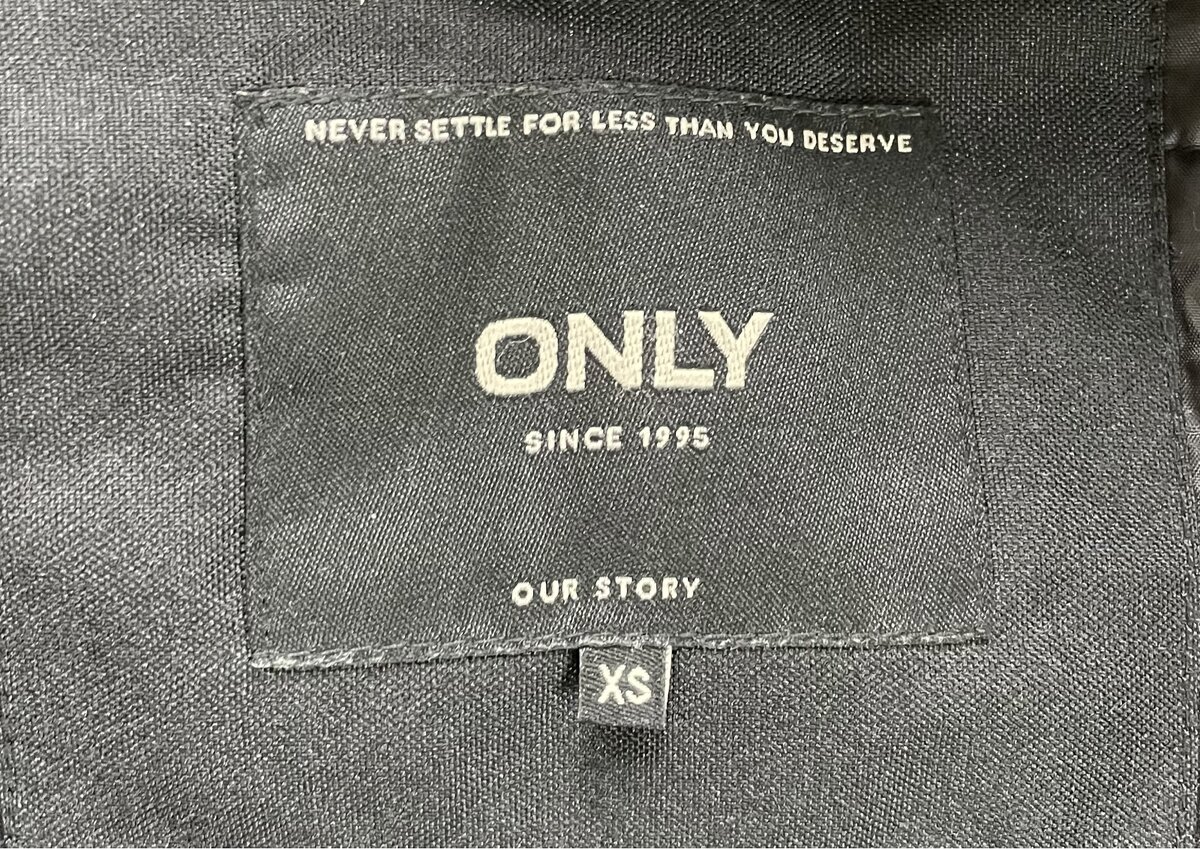 Zimná zatelplená parka čierna - 4