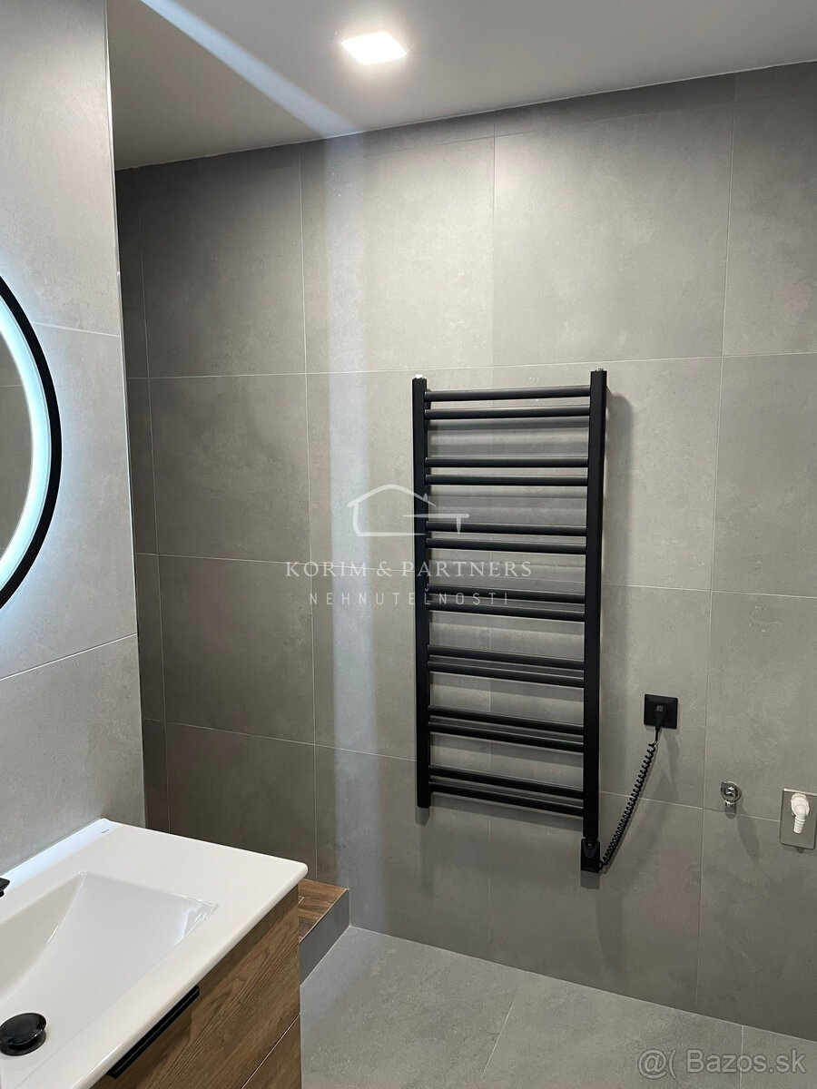 Elegantný, novučičký 3 izbový byt v tichej ulici v Komárne - 4