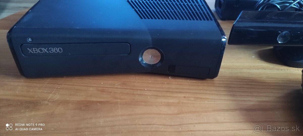 Xbox 360 slim 500gb+kinect+hry - 4