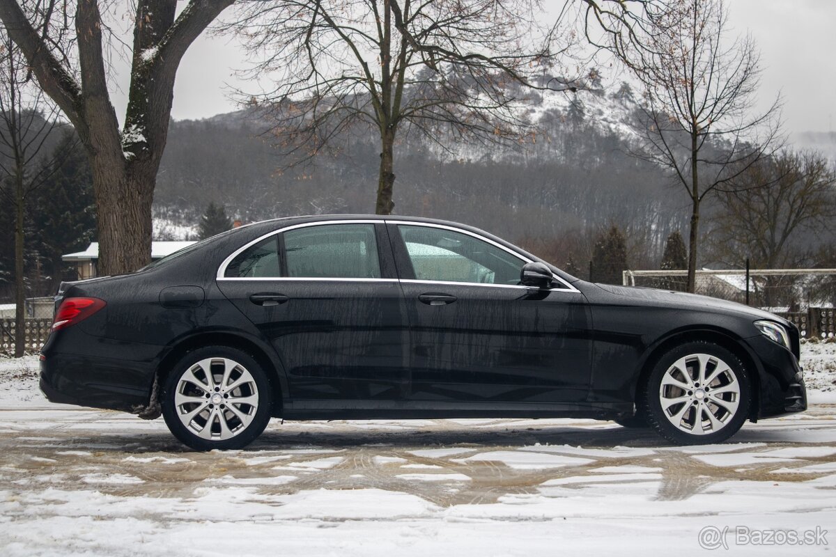 Mercedes-Benz E trieda Sedan 220 d 4MATIC - 4