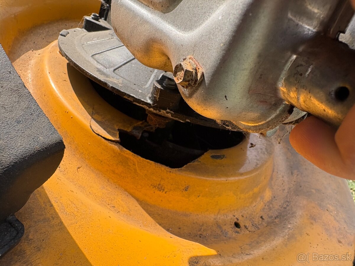 benzínová kosačka na náhradné diely - 4