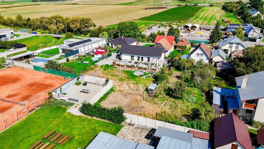 Na predaj pozemok so stavebným povolením - Dražkovce - 4