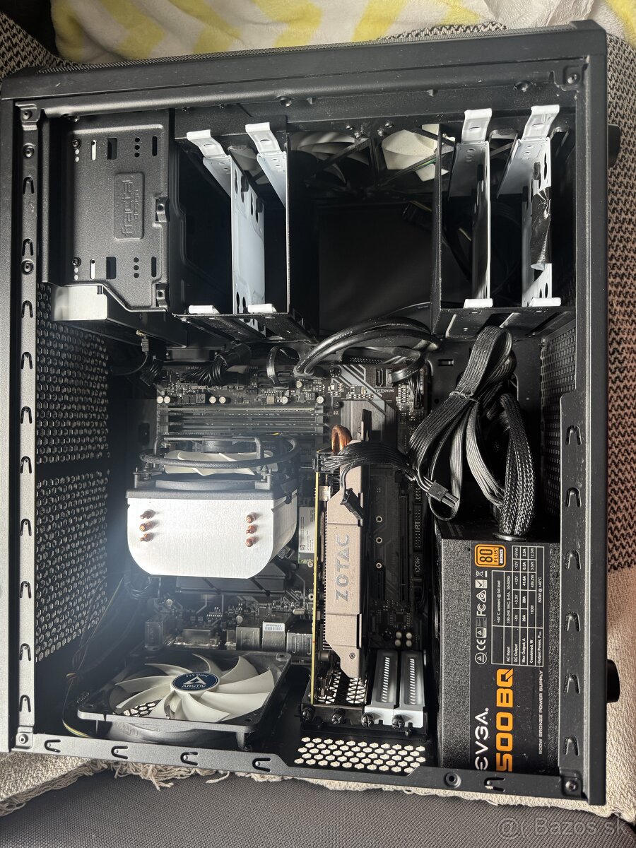 Predam starsi PC - 4