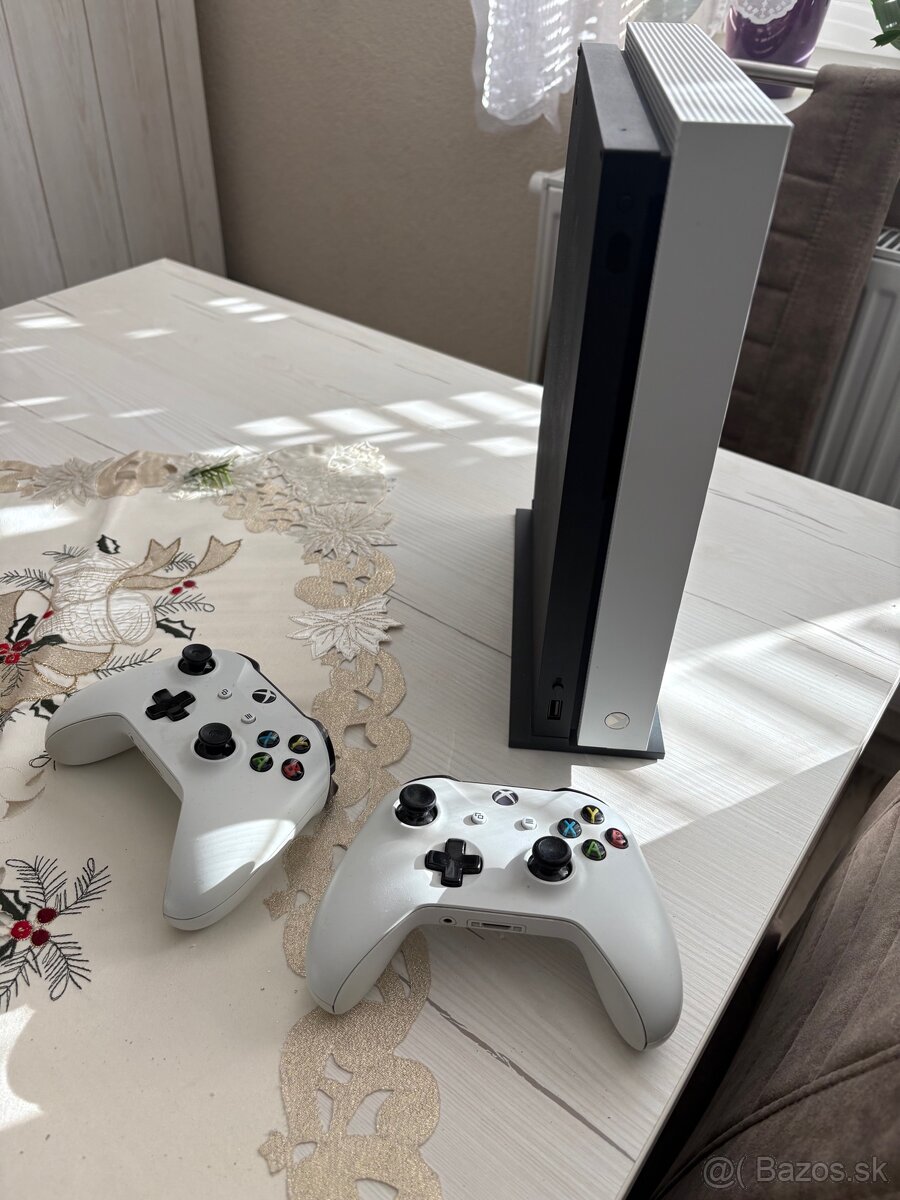 Predam X Box one S 1TB + 2 ovladace - 4