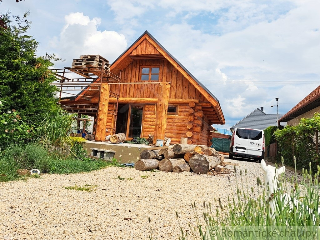 Zrubový domček v tichej časti obce Lehota vhodný na rekreá - 4