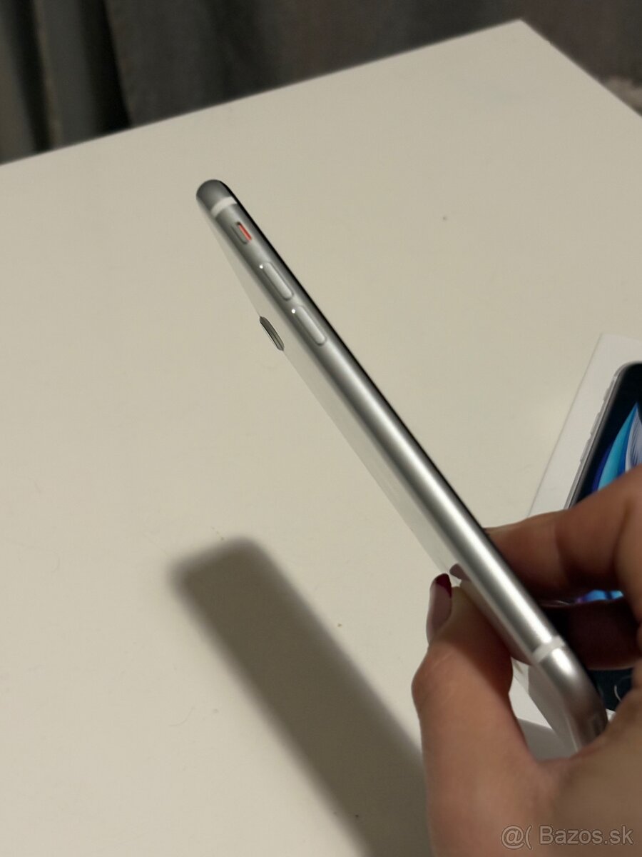 Apple Iphone SE 64GB - 4