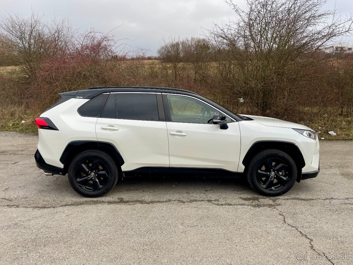 Predám TOYOTA RAV4 4x4 vo výbave SELECTION - 4
