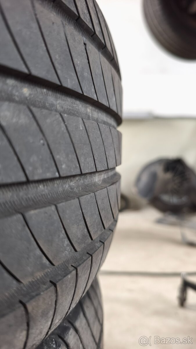 Michelin 235/50R18 - 4