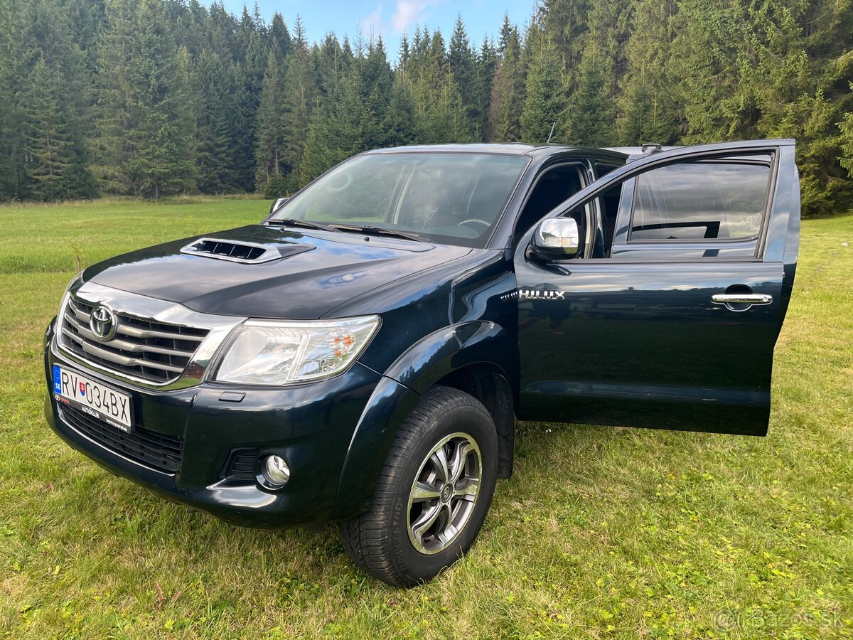 Toyota Hilux - 4