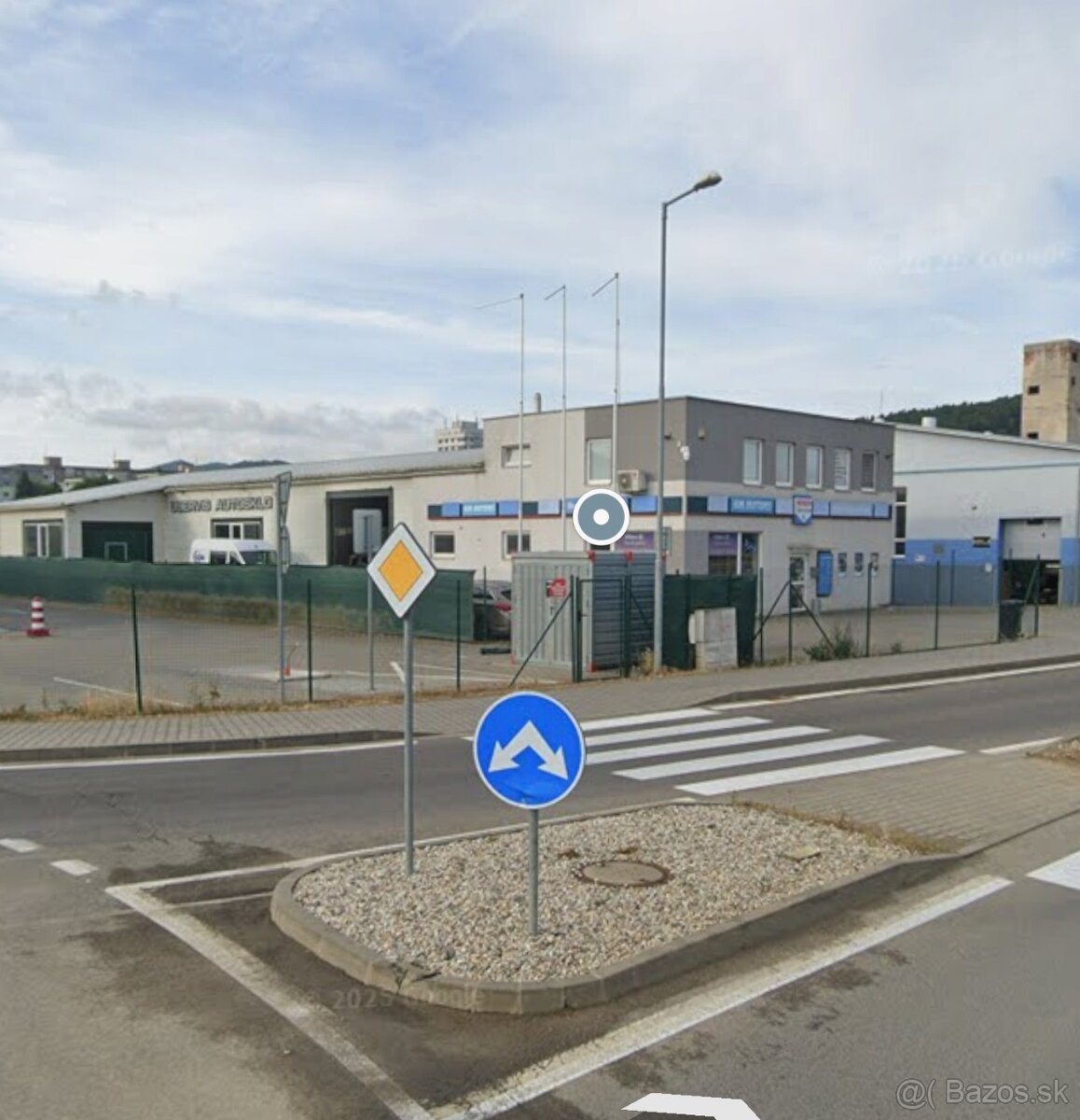 budova pre obchod a služby , Nová Dubnica. - 4