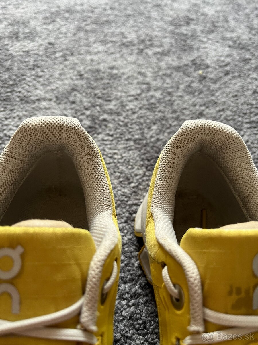 On Running, model Cloudventure WP, velikost 38,5 - 4