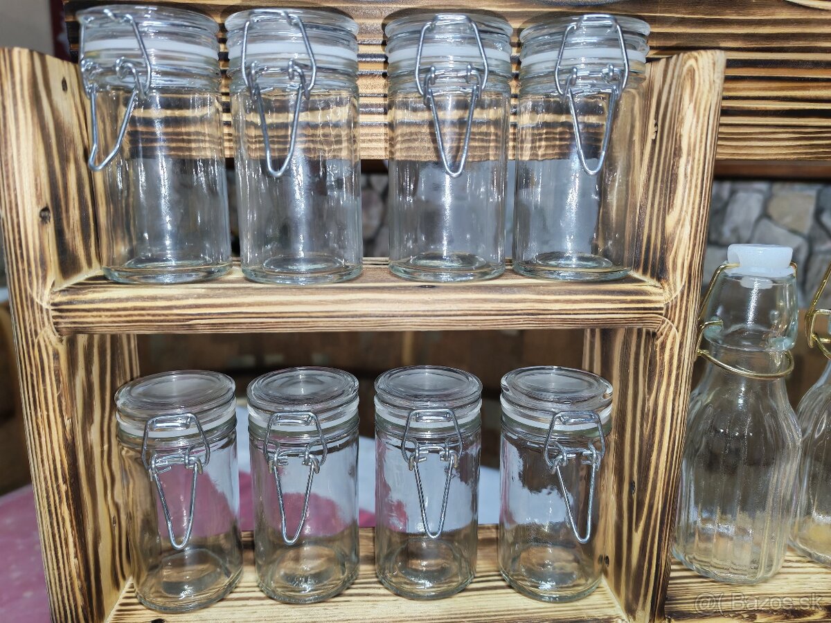 Polička s koreničkami - 4