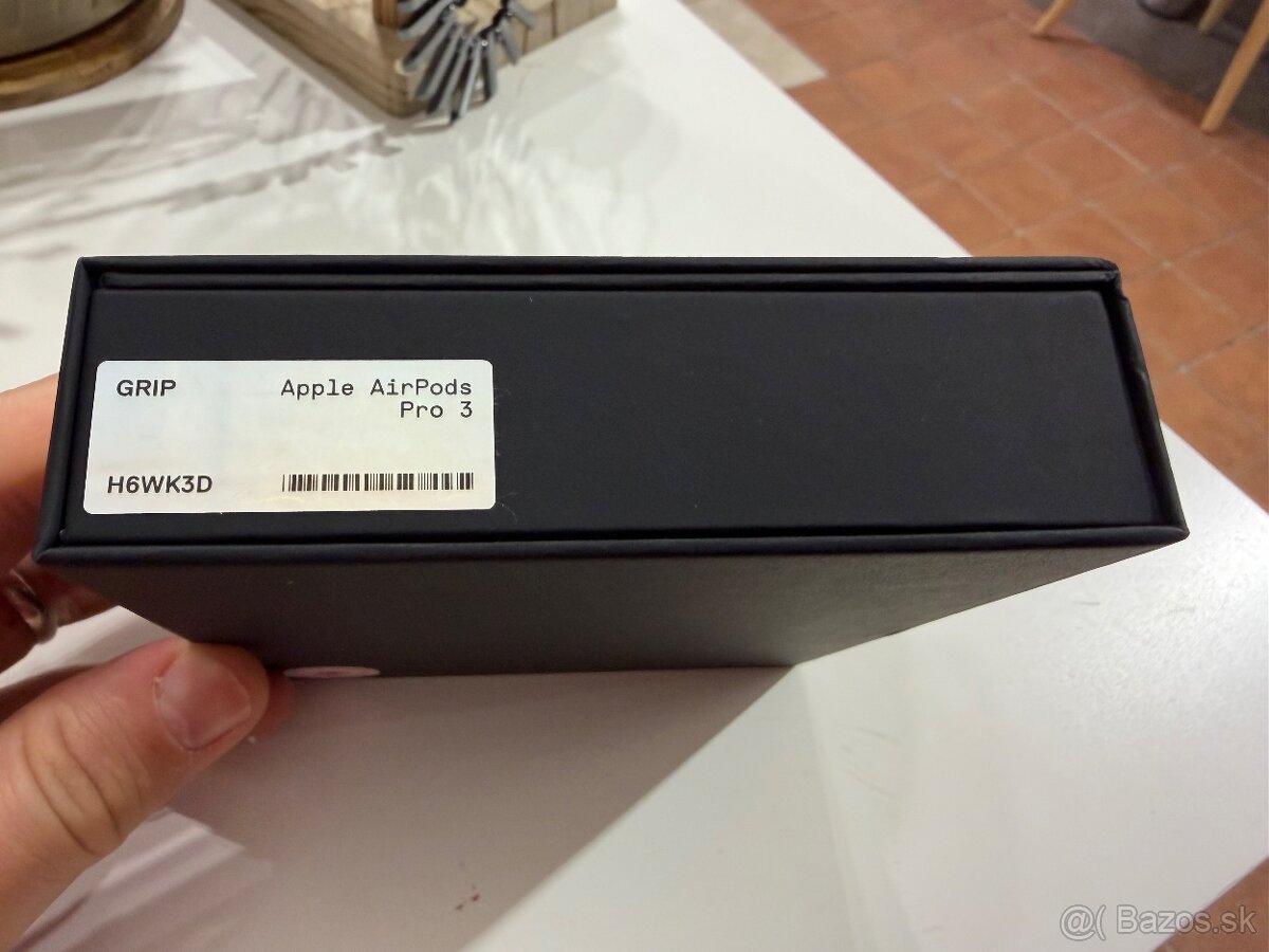 Dbrand grip púzdro pre apple airpods pro 3 - 4