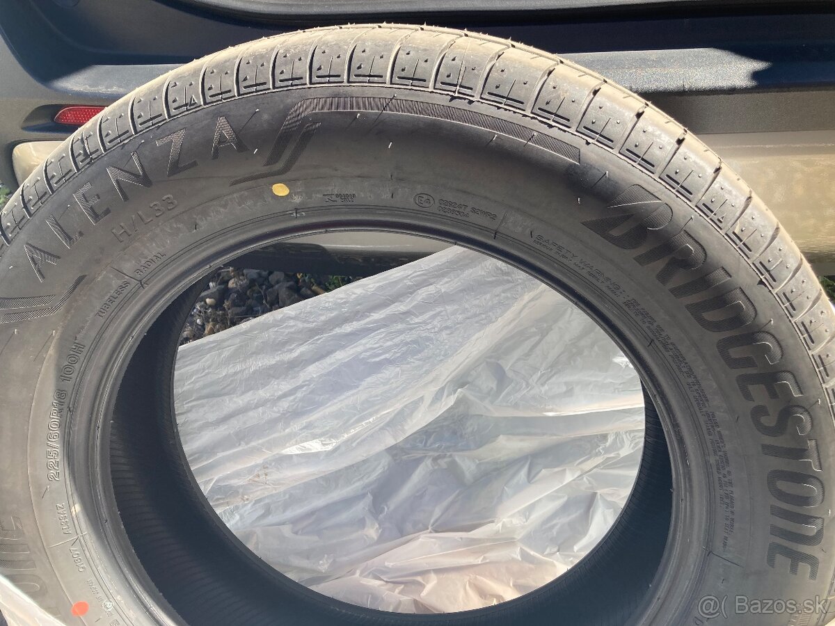 Bridgestone Alenza 225/60/18 100H - 4