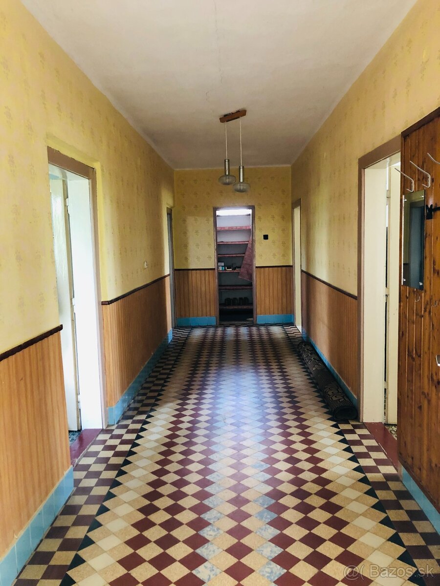 🏡 Rodinný dom s potenciálom v centre obce Vyšná Hutka - 4