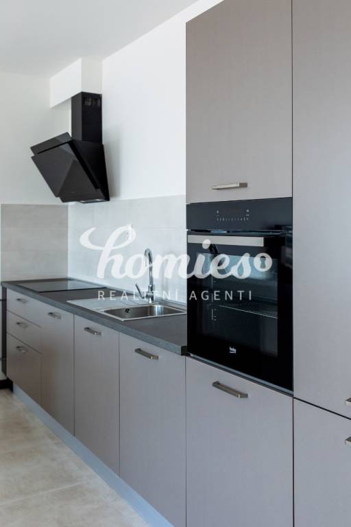 PRENÁJOM 3 izbový luxusný byt v úplnom v centre Nitry s park - 4