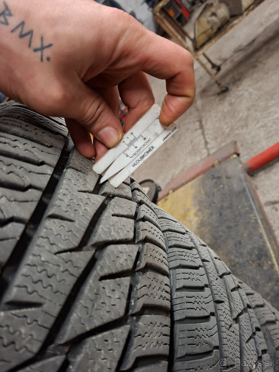 Predám 4ks zimné gumy aj s diskami 205/55R16 - 4